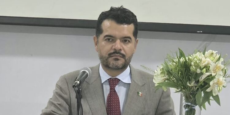 Migration dynamics in the Americas: Jesús Cisneros calls for stronger regional cooperation at UEH