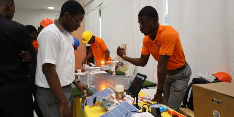 CCIHC and CONATEL host technology fair focused on innovation and good governance