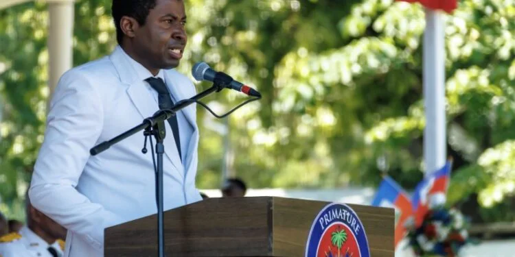 Flag Day: UEH Rector calls for a National Pact for the Knowledge Economy