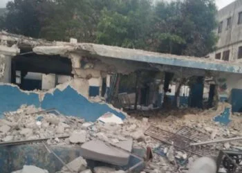 Gangs demolish the Marchand Dessalines police station